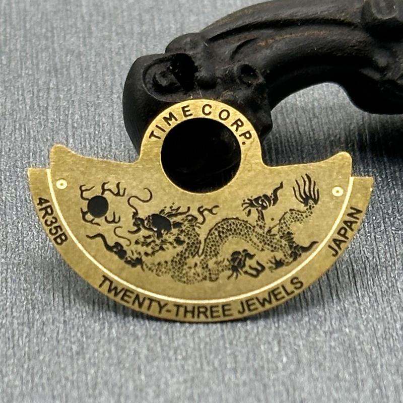 61 estilos de parches metálico - Exhibition Caseback reseña y precio